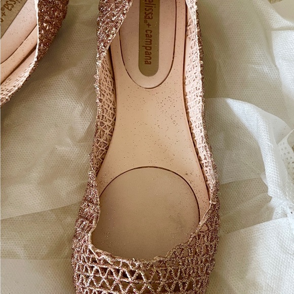 Beautiful Women's pinkish coral glitter rubber flats barely worn!! - Picture 4 of 5